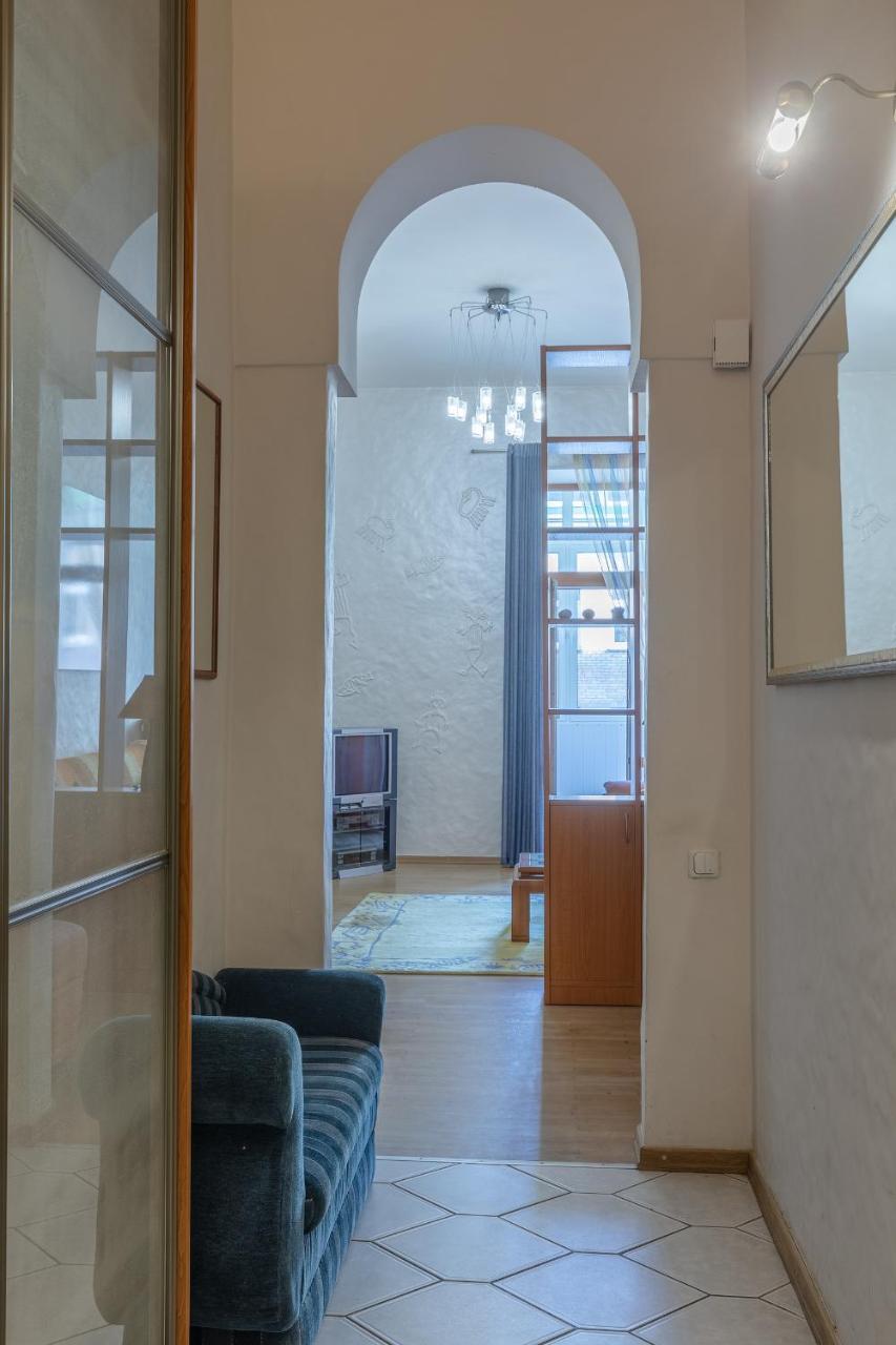 Saksaganskogo Centre Apartment เคียฟ ภายนอก รูปภาพ