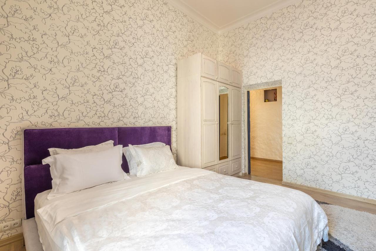 Saksaganskogo Centre Apartment เคียฟ ภายนอก รูปภาพ