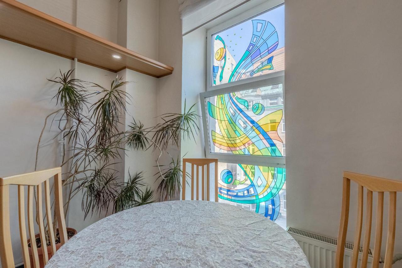 Saksaganskogo Centre Apartment เคียฟ ภายนอก รูปภาพ