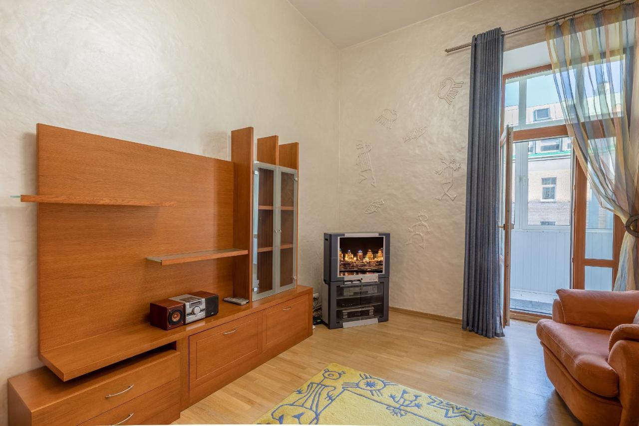 Saksaganskogo Centre Apartment เคียฟ ภายนอก รูปภาพ